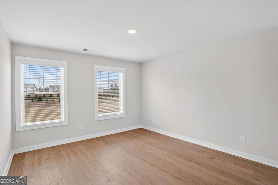 Spacious, unfurnished interior of a new home in The Fairways at Mirror Lake, Villa Rica (Image 64). Spacious, unfurnished interior of a new home in The Fairways at Mirror Lake, Villa Rica (Image 64).