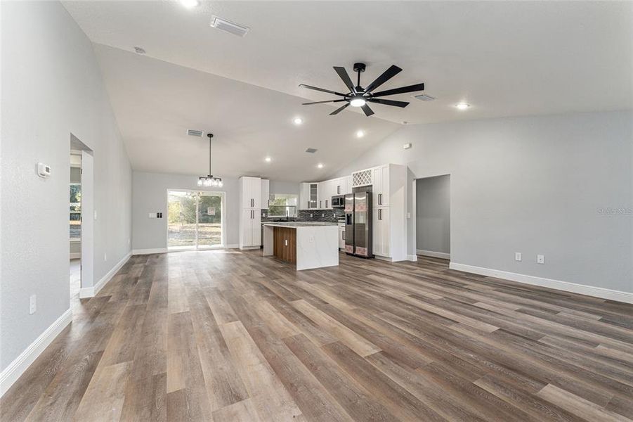 Spacious, unfurnished interior of a new home in , Dunnellon (Image 47).