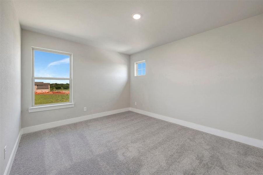 Spacious, unfurnished interior of a new home in Lily Creek at Sutton Fields, Aubrey (Image 29).