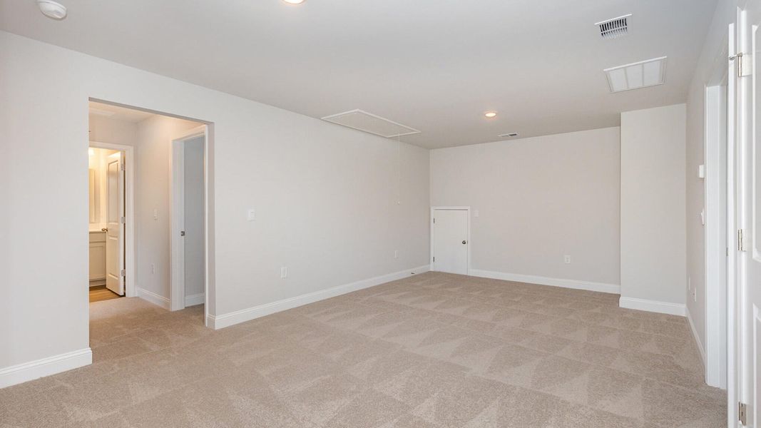 Spacious, unfurnished interior of a new home in The Ranch, Holly Hill (Image 13).