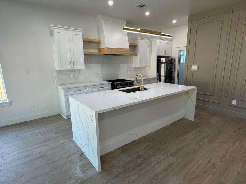 Furnished interior view inside a new home in , Pasadena (Image 6).