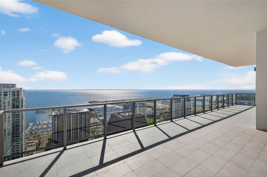 Condo located in St. Petersburg, FL showcasing its design and architecture (Image 38). Condo located in St. Petersburg, FL showcasing its design and architecture (Image 38).