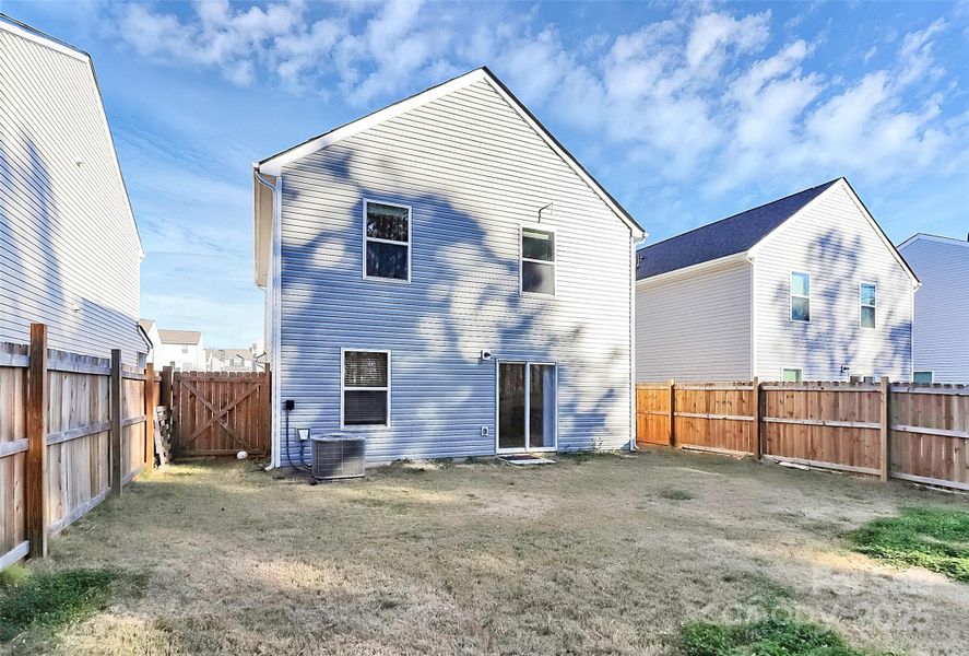 Exterior details and patio area of a home in Creedmore Hills, Charlotte (Image 26). Exterior details and patio area of a home in Creedmore Hills, Charlotte (Image 26).