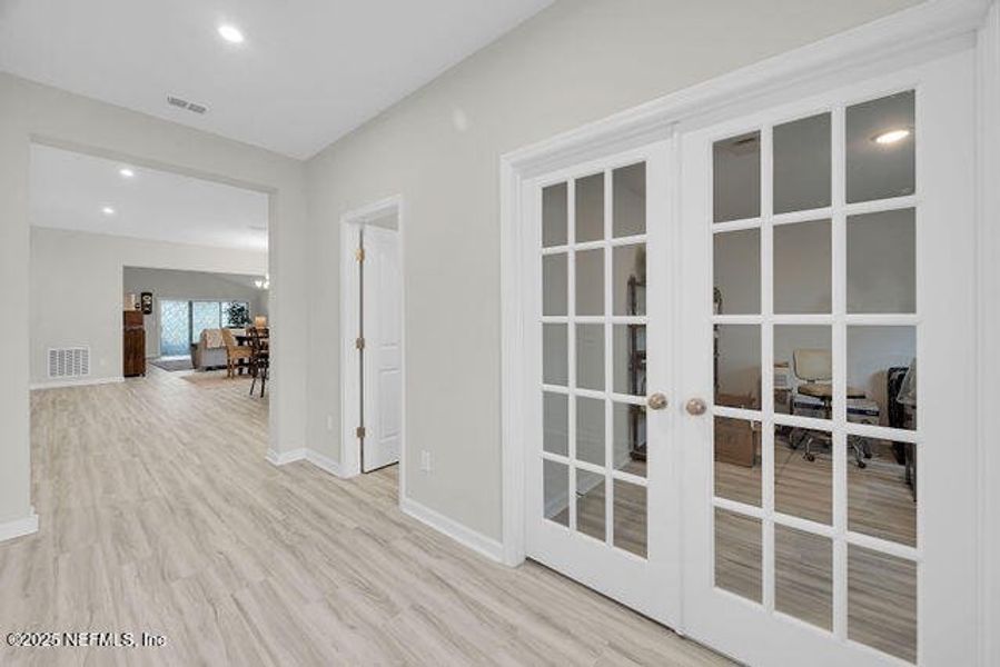 Image 51 of a home in Edinburgh Village. Image 51 of a home in Edinburgh Village.