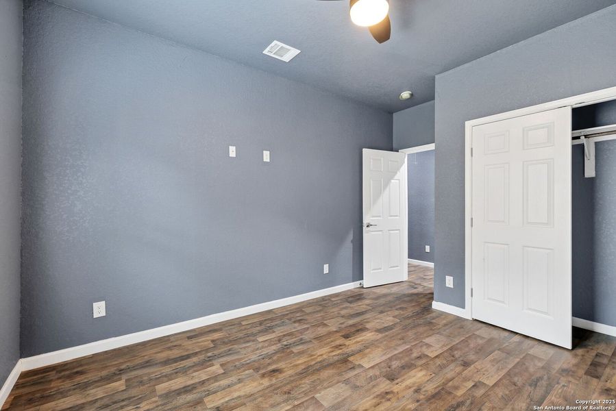 Spacious, unfurnished interior of a new home in , San Antonio (Image 21).