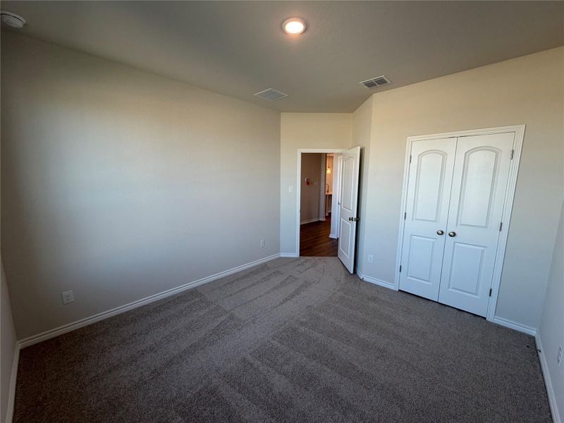 Spacious, unfurnished interior of a new home in Lariat, Liberty Hill (Image 14).