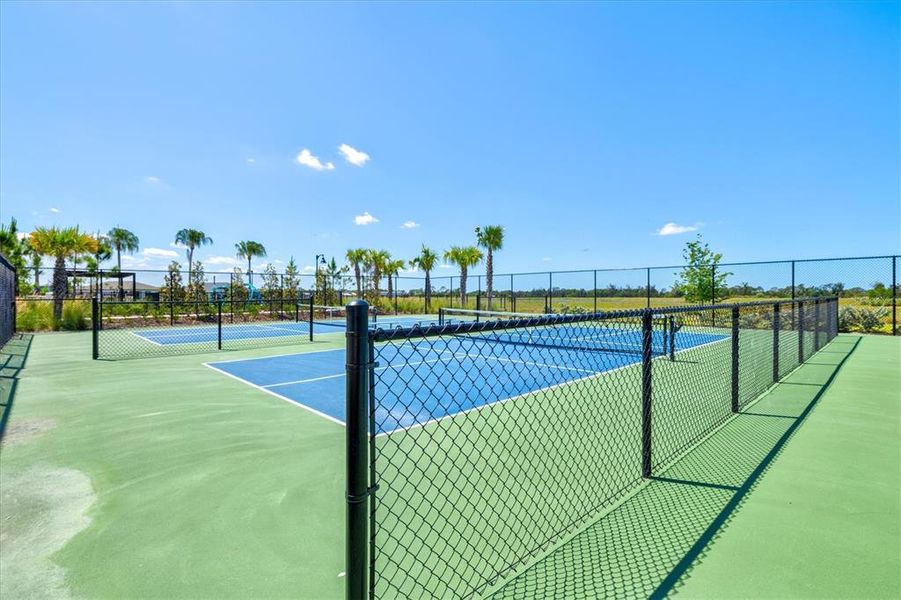 Community amenities in , Nokomis (Image 71).