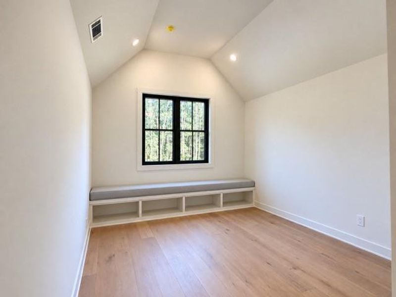 Spacious, unfurnished interior of a new home in , Bethlehem (Image 23).