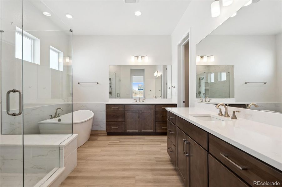 Furnished interior view inside a new home in Retreat at The Canyons, Castle Pines (Image 28). Furnished interior view inside a new home in Retreat at The Canyons, Castle Pines (Image 28).