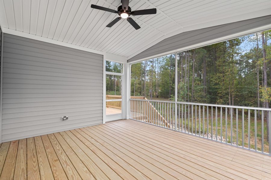 Representative exterior details of a home built from the The Hampton by RobuckHomes in Baylee Ridge, Selma (Image 80).