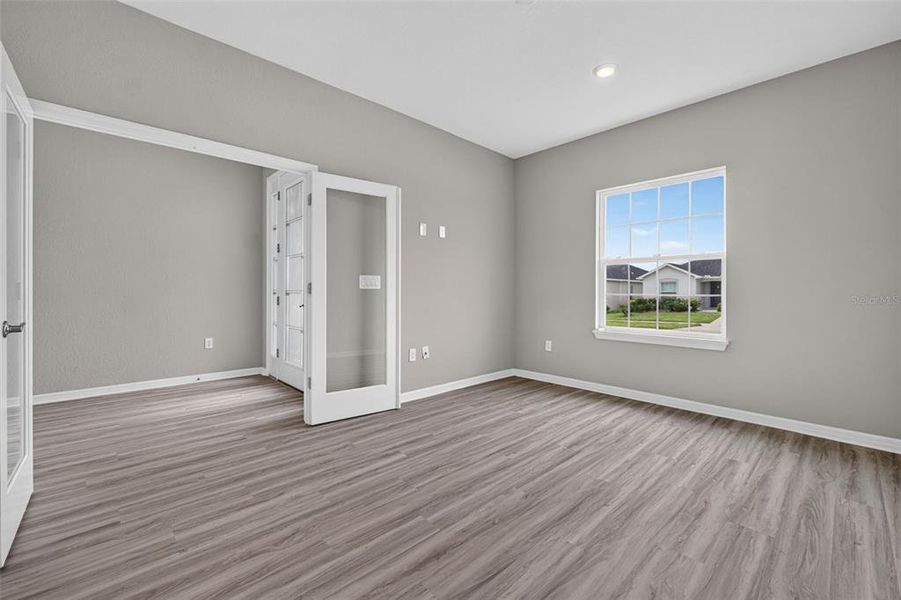 Spacious, unfurnished interior of a new home in , Davenport (Image 51).