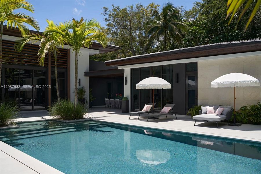 Community amenities in , Pinecrest (Image 43).