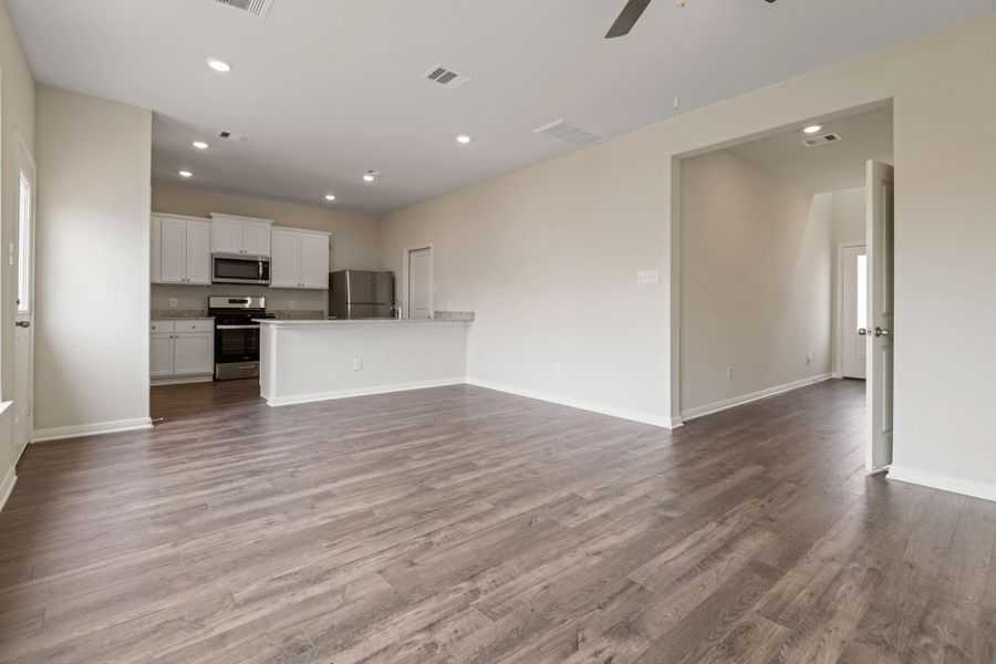 Spacious, unfurnished interior of a new home in Magnolia Woods, Magnolia (Image 15).