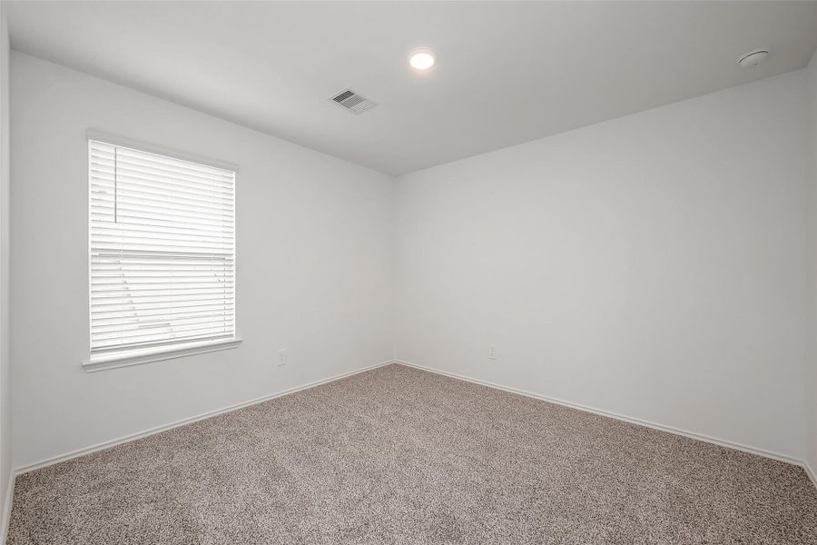 Spacious, unfurnished interior of a new home in Breckenridge Forest, Spring (Image 39).