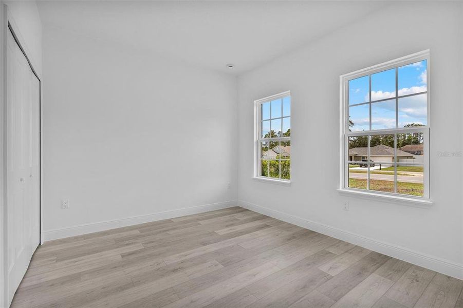 Spacious, unfurnished interior of a new home in , Ocala (Image 29).