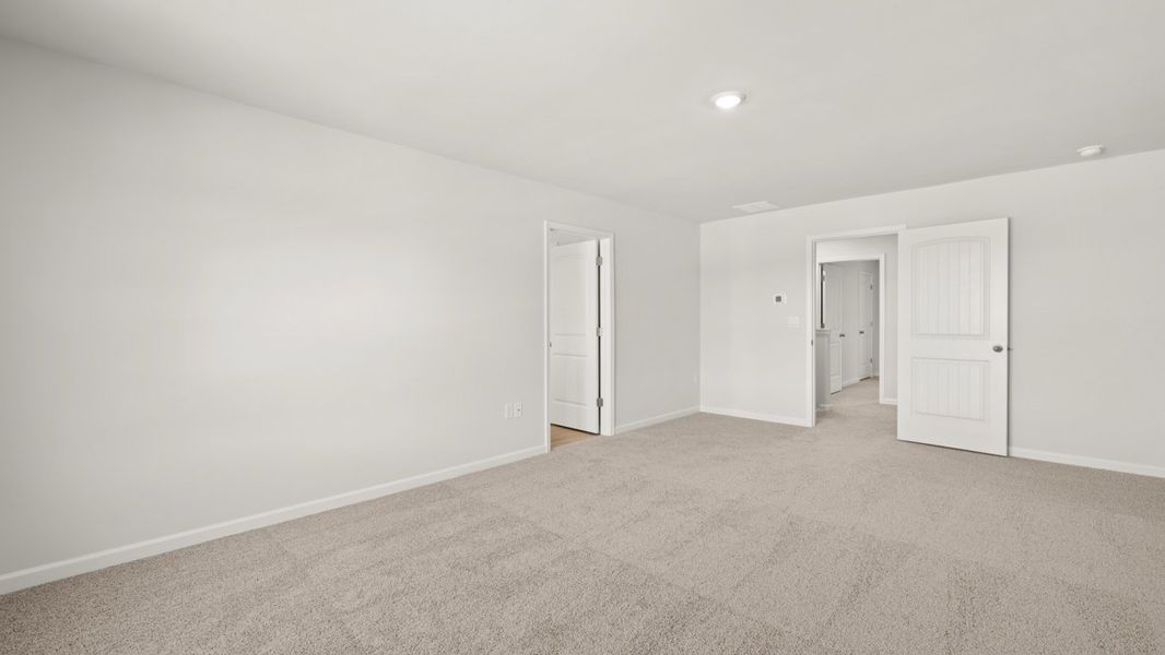 Representative unfurnished interior of a home built from the Hayden by D.R. Horton in Oconee Overlook, Gainesville (Image 27).
