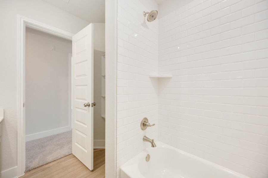 3022 La Rambla - Van Gogh - Secondary Bathroom