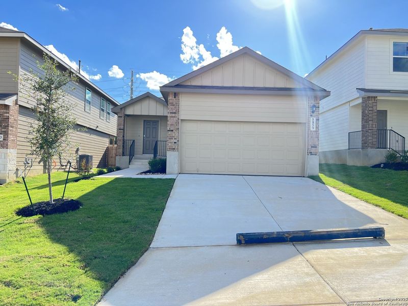 Image 41 of a home in Applewood.