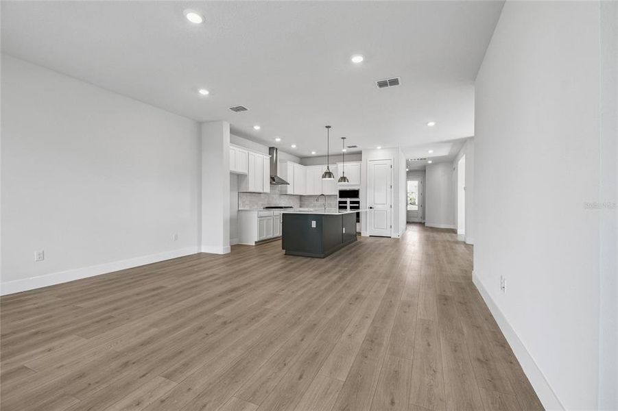 Spacious, unfurnished interior of a new home in Waterset Tradition Series, Apollo Beach (Image 34). Spacious, unfurnished interior of a new home in Waterset Tradition Series, Apollo Beach (Image 34).