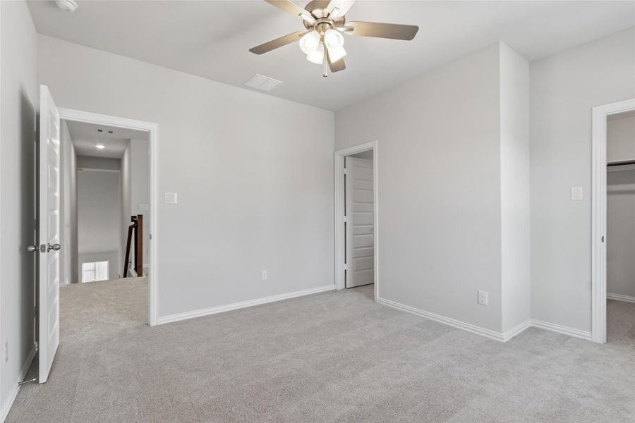 Spacious, unfurnished interior of a new home in The Woodlands Hills, Willis (Image 27).