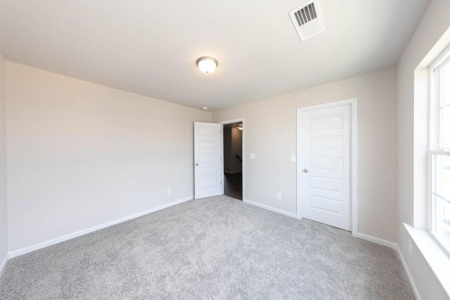 Spacious, unfurnished interior of a new home in Red Bird Manor, Jefferson (Image 17).