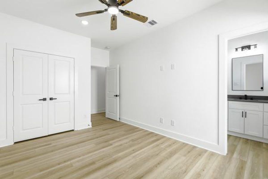 Spacious, unfurnished interior of a new home in , Houston (Image 14).