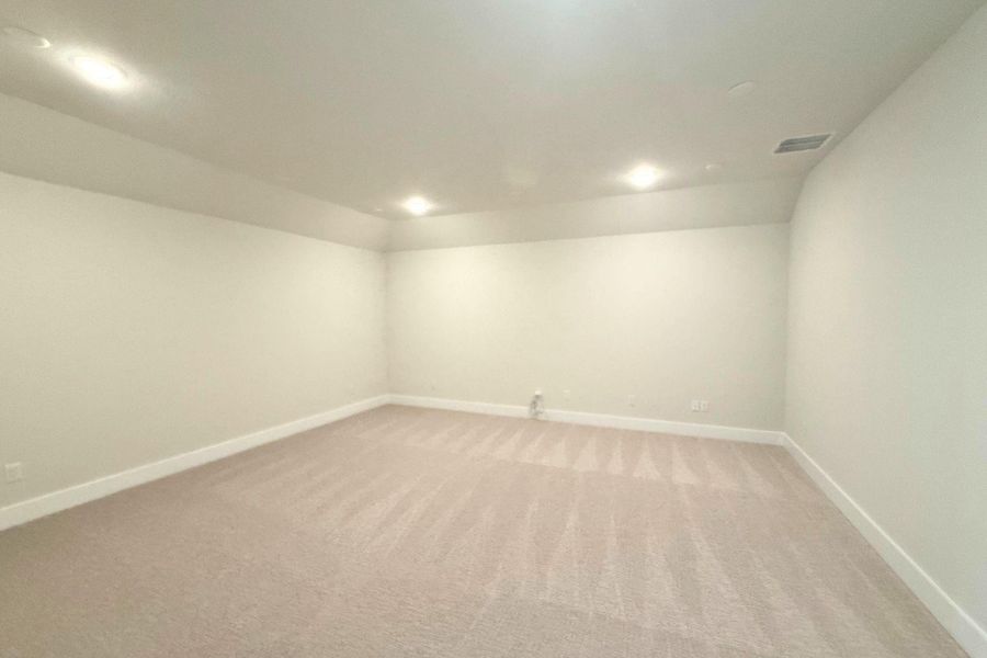 Well-lit and ready for personalization, this versatile space offers comfort and ample room for various uses. Well-lit and ready for personalization, this versatile space offers comfort and ample room for various uses.