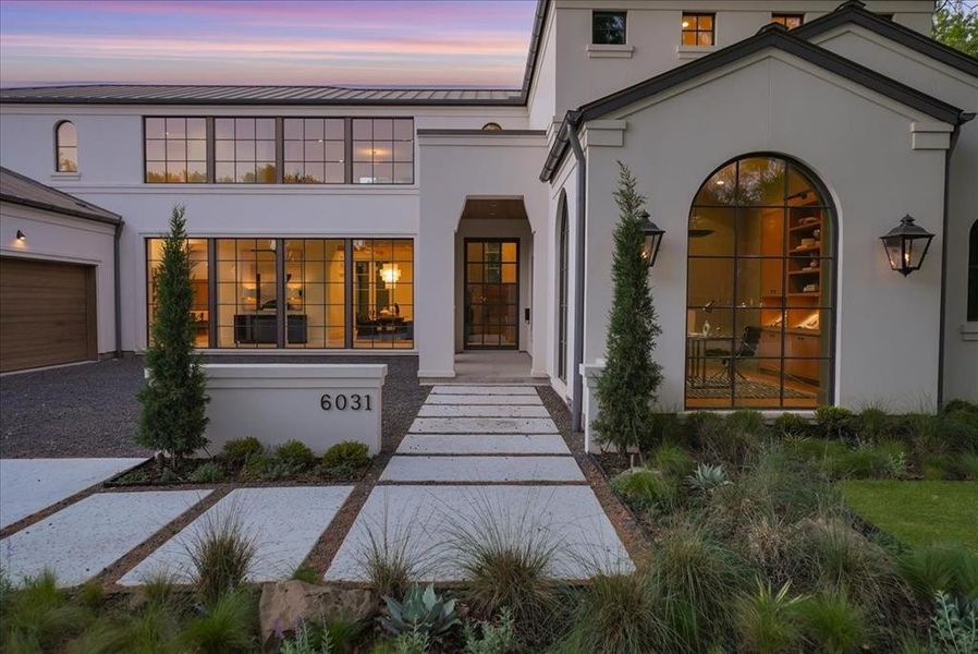 Exterior details and patio area of a home in , Dallas (Image 3).