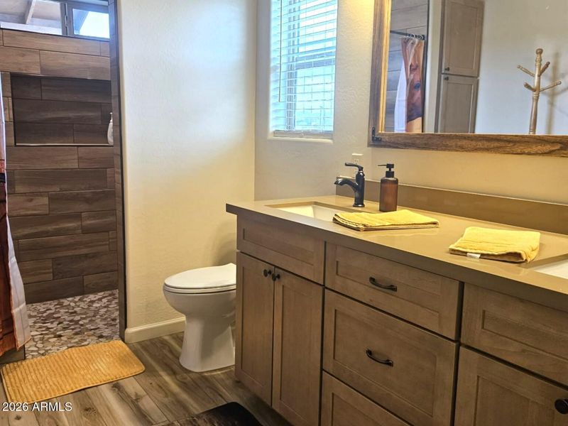 21542 W GALVIN Primary Bath