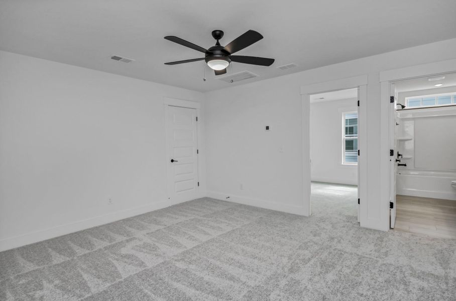 Spacious, unfurnished interior of a new home in Clubside Reserve at Summerlake, Lexington (Image 36). Spacious, unfurnished interior of a new home in Clubside Reserve at Summerlake, Lexington (Image 36).