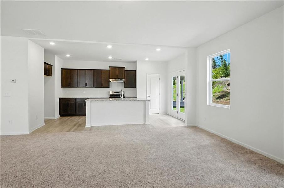 Spacious, unfurnished interior of a new home in Castleberry Pointe, Dawsonville (Image 13).