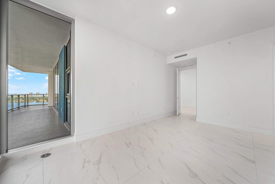 PRIMARY SUITE PRIMARY SUITE