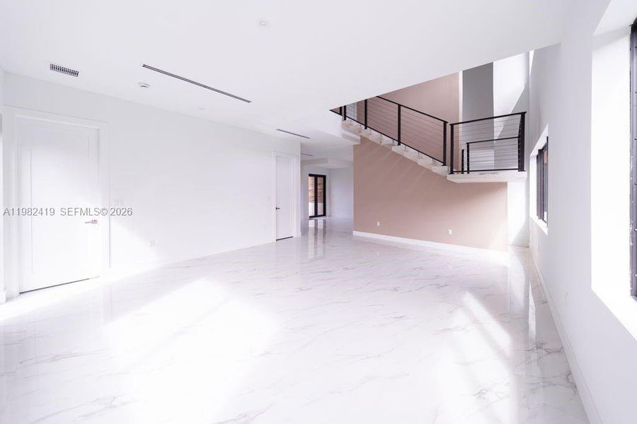 Spacious, unfurnished interior of a new home in , Miami (Image 44).