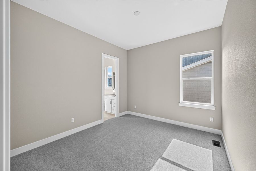 Spacious, unfurnished interior of a new home in Trailstone, Arvada (Image 22).