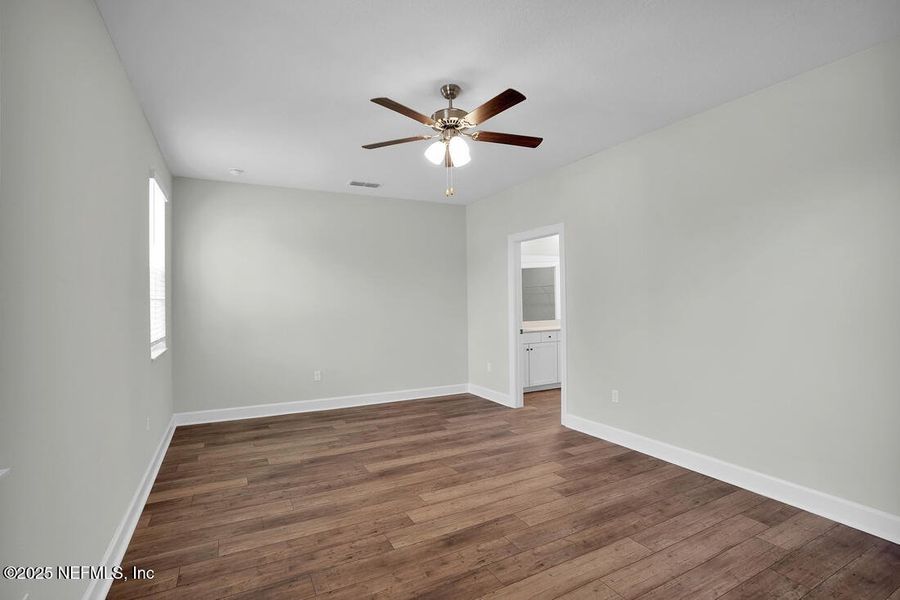 Spacious, unfurnished interior of a new home in Westport Landing, Jacksonville (Image 15).