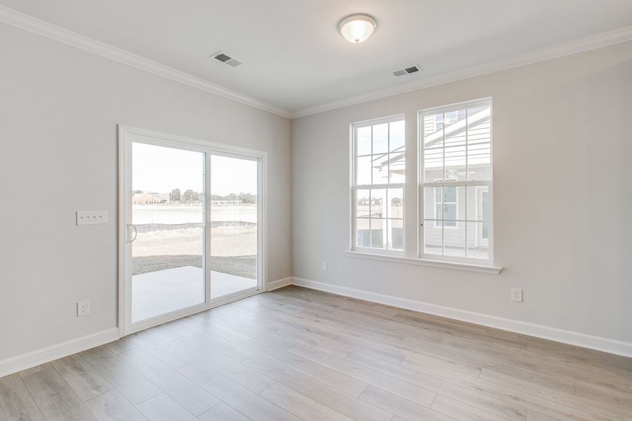 Spacious, unfurnished interior of a new home in Hendrix Farms, Lexington (Image 23).