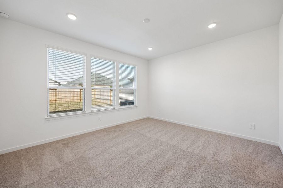 Spacious, unfurnished interior of a new home in Montgomery Bend, Montgomery (Image 21).