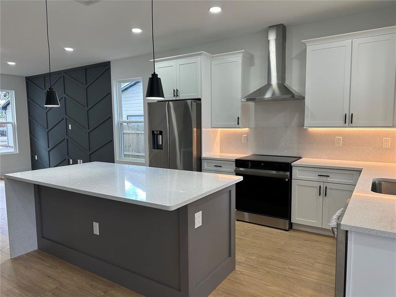 Furnished interior view inside a new home in , Orlando (Image 8).