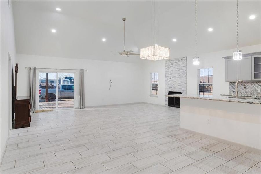 Spacious, unfurnished interior of a new home in , Van Alstyne (Image 21).