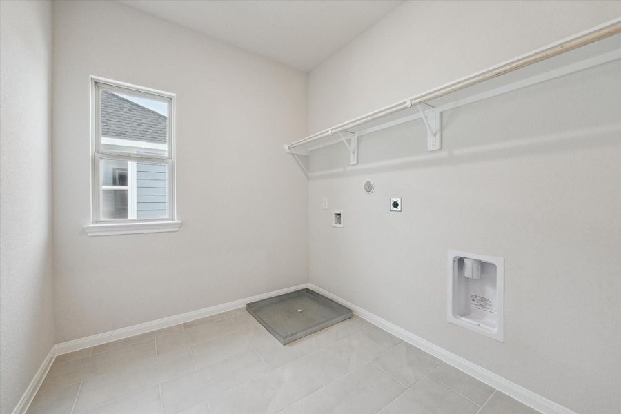 Spacious, unfurnished interior of a new home in Elyson, Katy (Image 26).