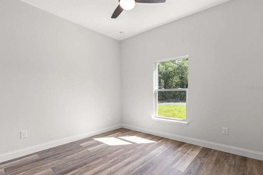 Spacious, unfurnished interior of a new home in , Citrus Springs (Image 30).