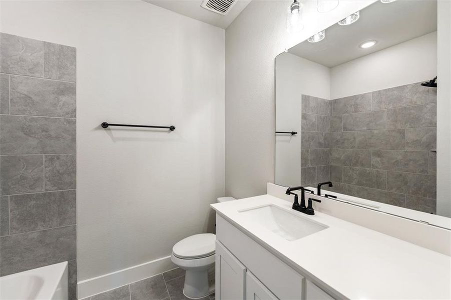 Furnished interior view inside a new home in Vista Oaks Estates, Royse City (Image 11).