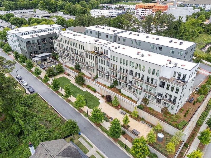 Condo located in Atlanta, GA showcasing its design and architecture (Image 5). Condo located in Atlanta, GA showcasing its design and architecture (Image 5).