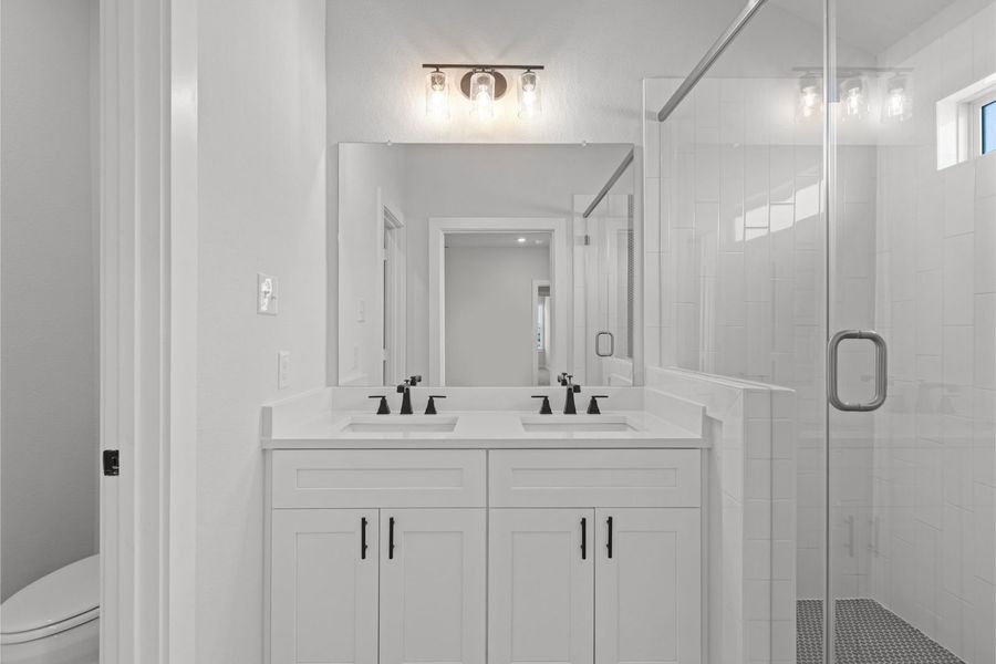 Representative furnished interior of a home built from the Hera 1605 SB by Saratoga Homes in Glendale Lakes, Rosharon (Image 9).