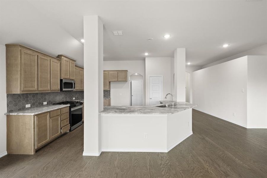 7716 Oakmeade- Kitchen-2