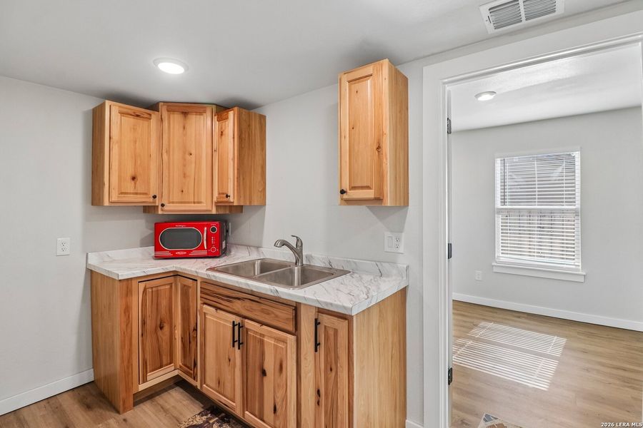 Furnished interior view inside a new home in , Bandera (Image 9).