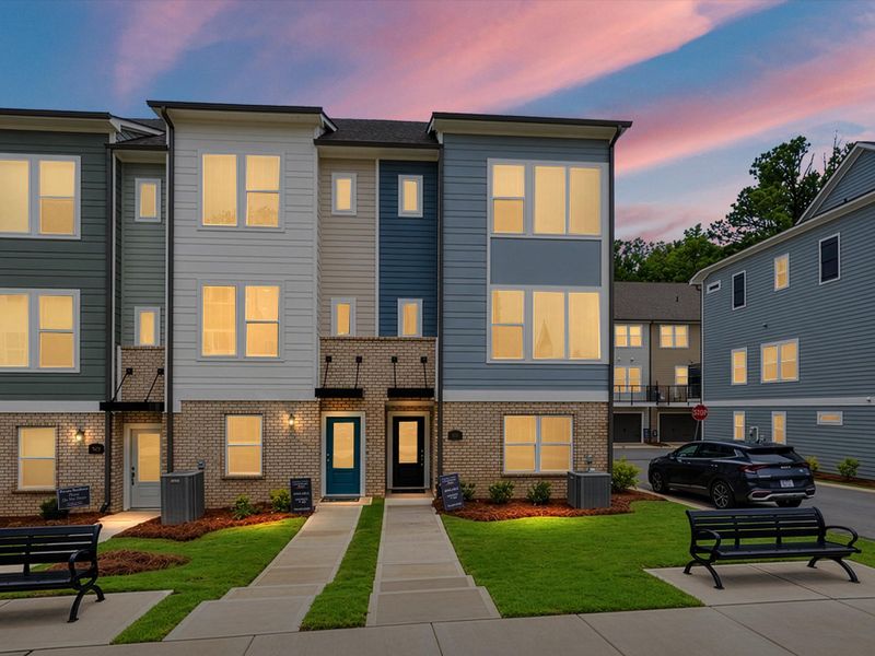 Condo located in Charlotte, NC showcasing its design and architecture (Image 4).