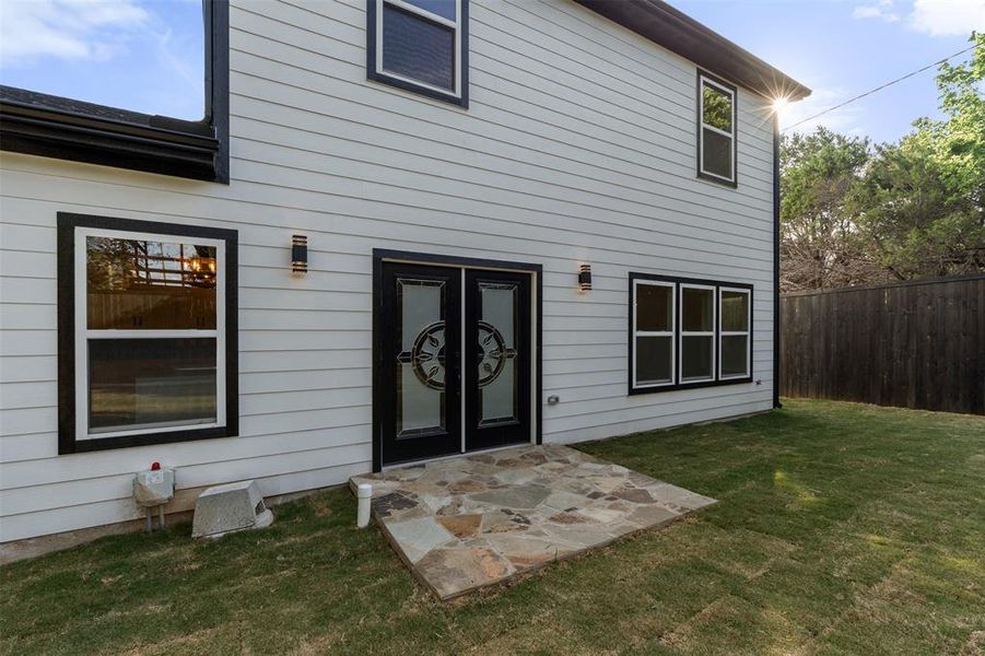 Exterior details and patio area of a home in , Granbury (Image 24).