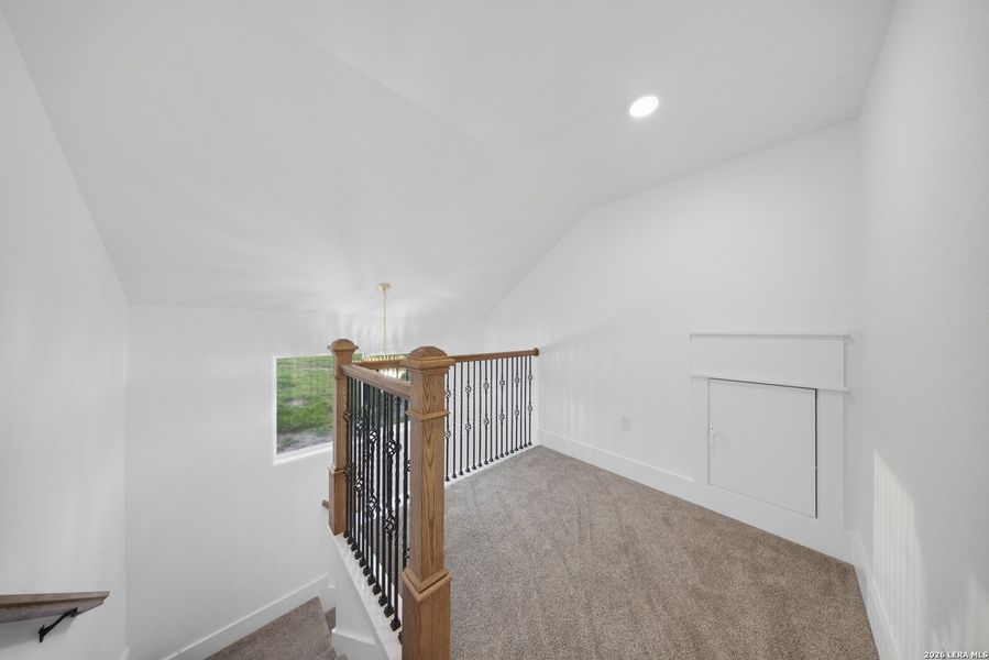 Spacious, unfurnished interior of a new home in , Floresville (Image 17).