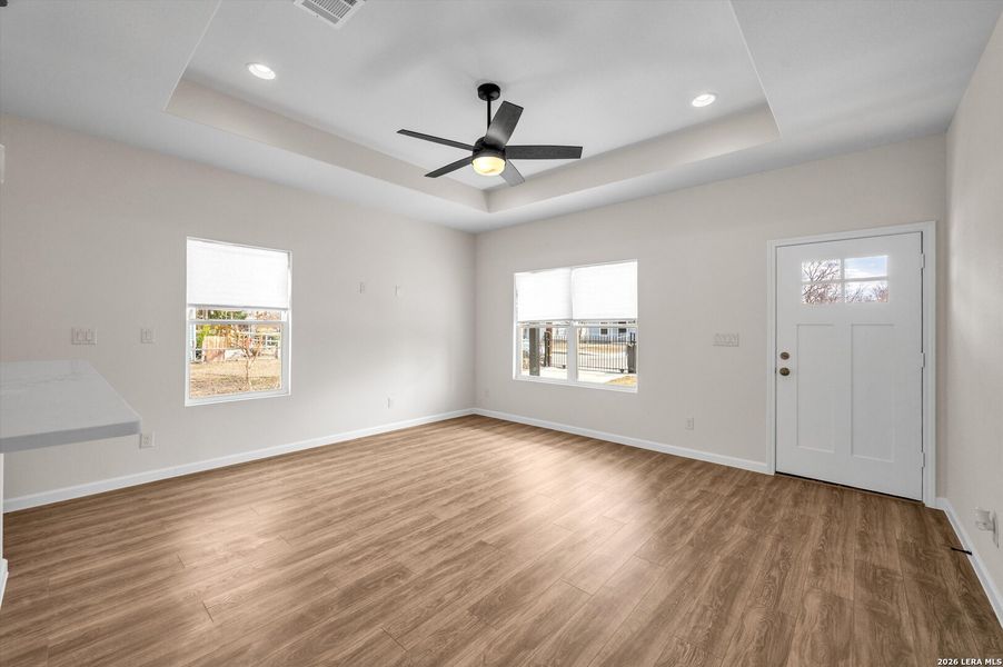 Spacious, unfurnished interior of a new home in , San Antonio (Image 15).